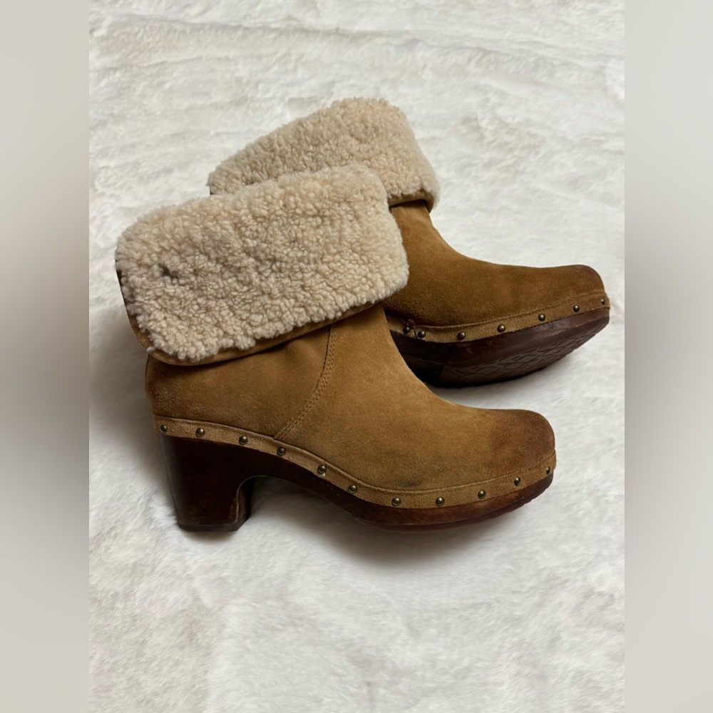 UGG Women's Lynnea Shearling Ankle Clog Boots Sheepskin Fold-Over Lining Size 7